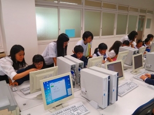 11月26日（水）に小学5年生と高校2年生の交流会が行われました。の写真