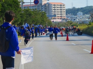 12月14日（日）に宜野湾車イスマラソン大会のボランティア活動に参加しました。の写真