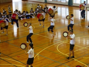 11月26日（水）に小学5年生と高校2年生の交流会が行われました。の写真